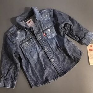 NWT Kids Levi’s Distressed Lightweight Button Down Denim Collar Shirt SZ 12 Mths